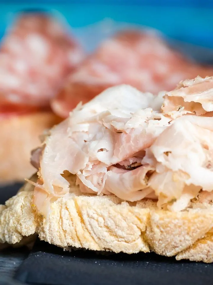 Crostino con porchetta al Privè