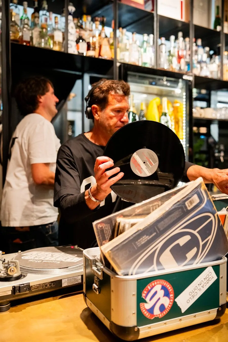 Dj set e vinili al Privè