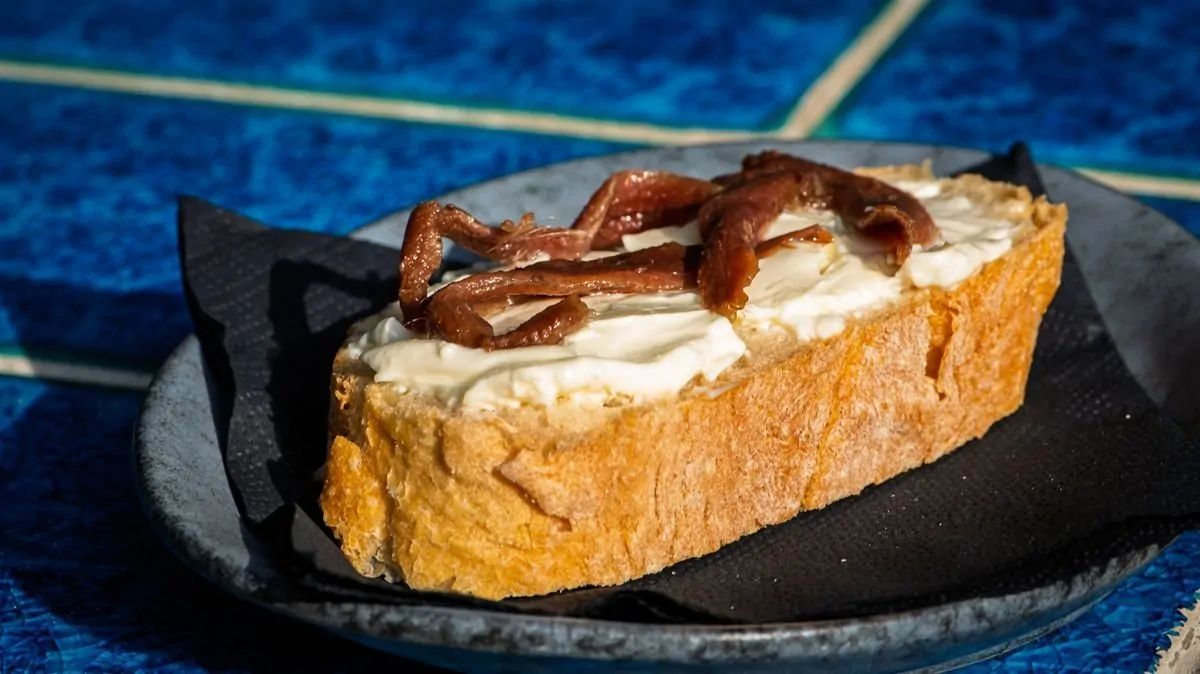 Crostino acciuga e mascarpone